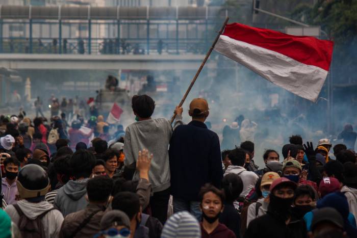 Omnibus Law protest, October 2020. Photo credit: @anomanpasha on Instagram